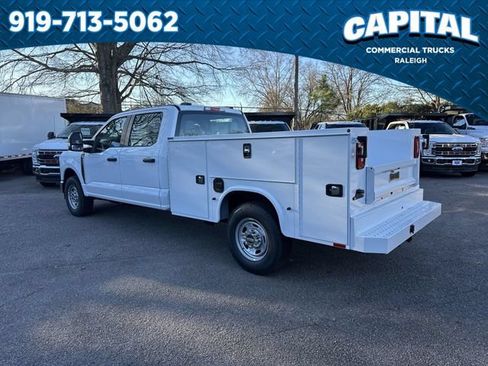 New 2026 Ford F250 XL w/ XL Chrome Package RWD image 8