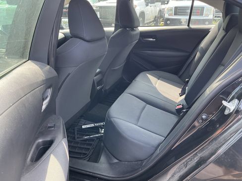Used 2021 Toyota Corolla LE FWD image 8