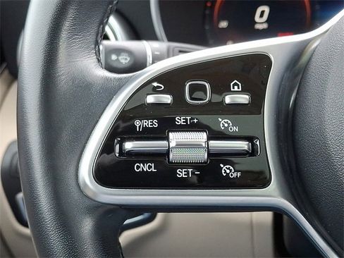 Certified 2022 Mercedes-Benz GLC 300 4MATIC image 22