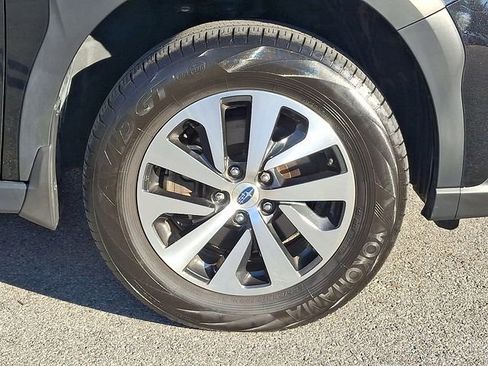 Used 2023 Subaru Outback Premium image 8