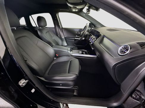 Used 2024 Mercedes-Benz GLA 250 4MATIC image 29