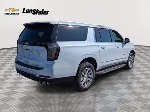 New 2026 Chevrolet Suburban Premier image 3