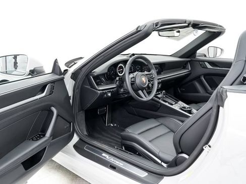 Certified 2024 Porsche 911 Carrera RWD image 7