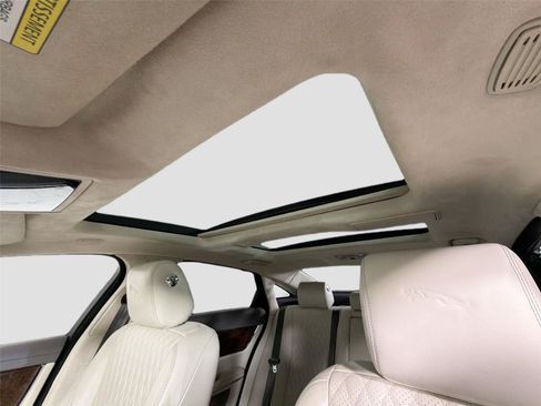 Used 2017 Jaguar XJ L Portfolio RWD image 22