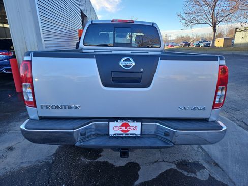 Used 2011 Nissan Frontier SV w/ SV Premium Utility Pkg image 6