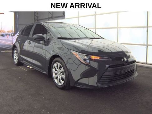 Used 2026 Toyota Corolla LE image 5