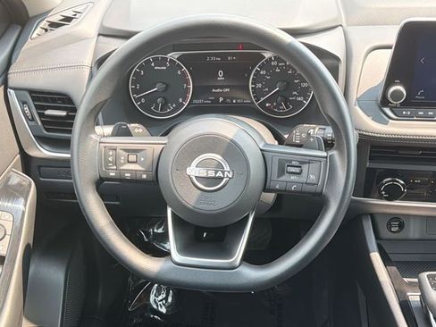 Used 2024 Nissan Rogue S AWD/4WD image 13