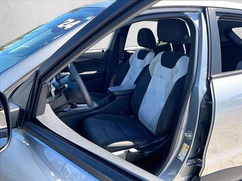 Used 2024 Chevrolet Trax LS FWD image 26