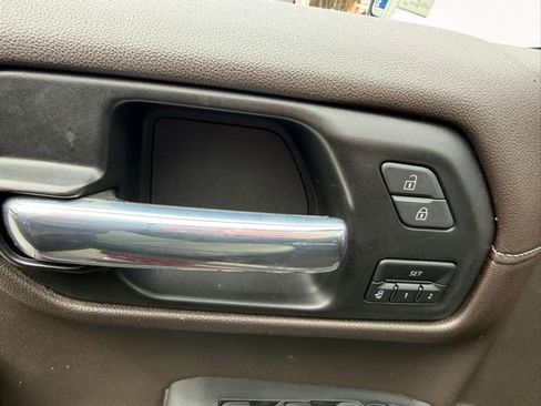 Used 2022 GMC Sierra 1500 SLT w/ SLT Premium Package image 18