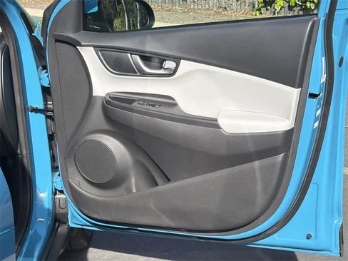 Used 2022 Hyundai Kona SEL w/ Convenience Package image 40