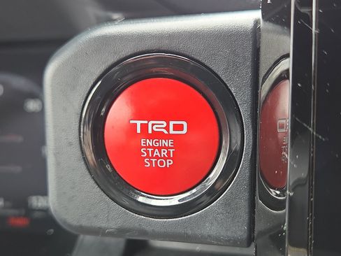 Used 2024 Toyota Tacoma TRD Off-Road AWD/4WD image 20