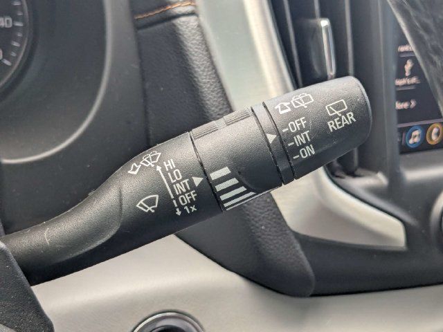 Used 2020 GMC Terrain SLT w/ Preferred Package FWD image 29