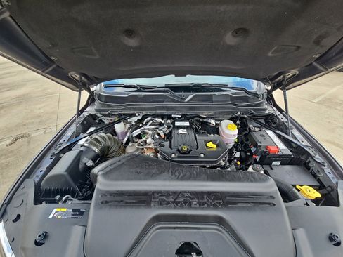 Used 2025 RAM 2500 Laramie image 32