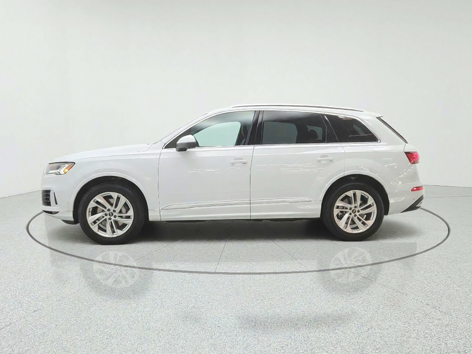 Used 2023 Audi Q7 3.0T Premium AWD/4WD image 8