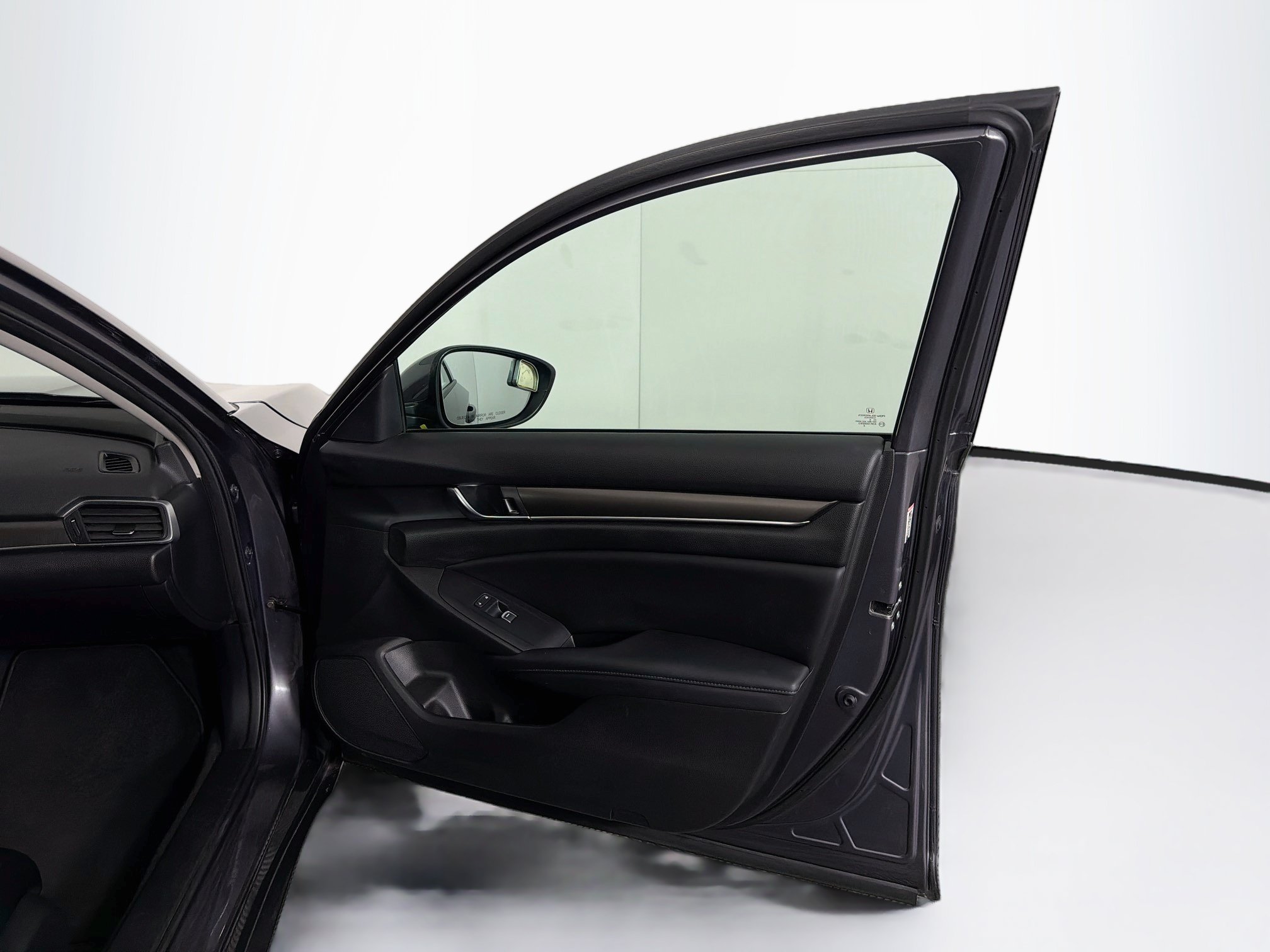 Used 2018 Honda Accord LX image 29