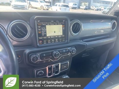 Used 2018 Jeep Wrangler Unlimited Sahara image 13