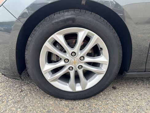 Used 2017 Chevrolet Malibu LT FWD image 10