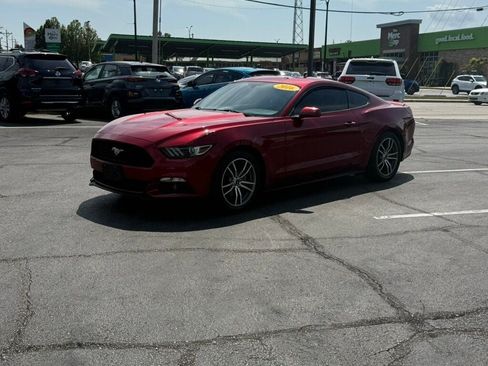 Used 2016 Ford Mustang Coupe RWD image 5