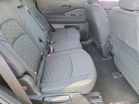New 2025 Nissan Pathfinder S image 21
