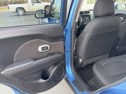 Used 2018 Kia Soul + image 16