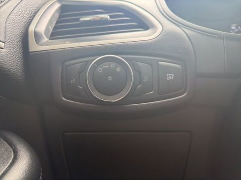 Used 2023 Ford Edge SEL image 25