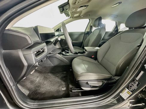 Used 2025 Kia K4 FWD image 13