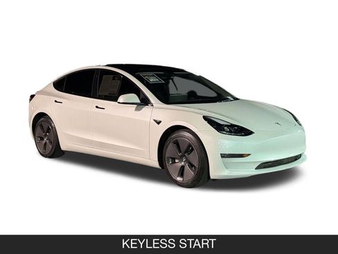 Used 2023 Tesla Model 3 Standard Range image 4