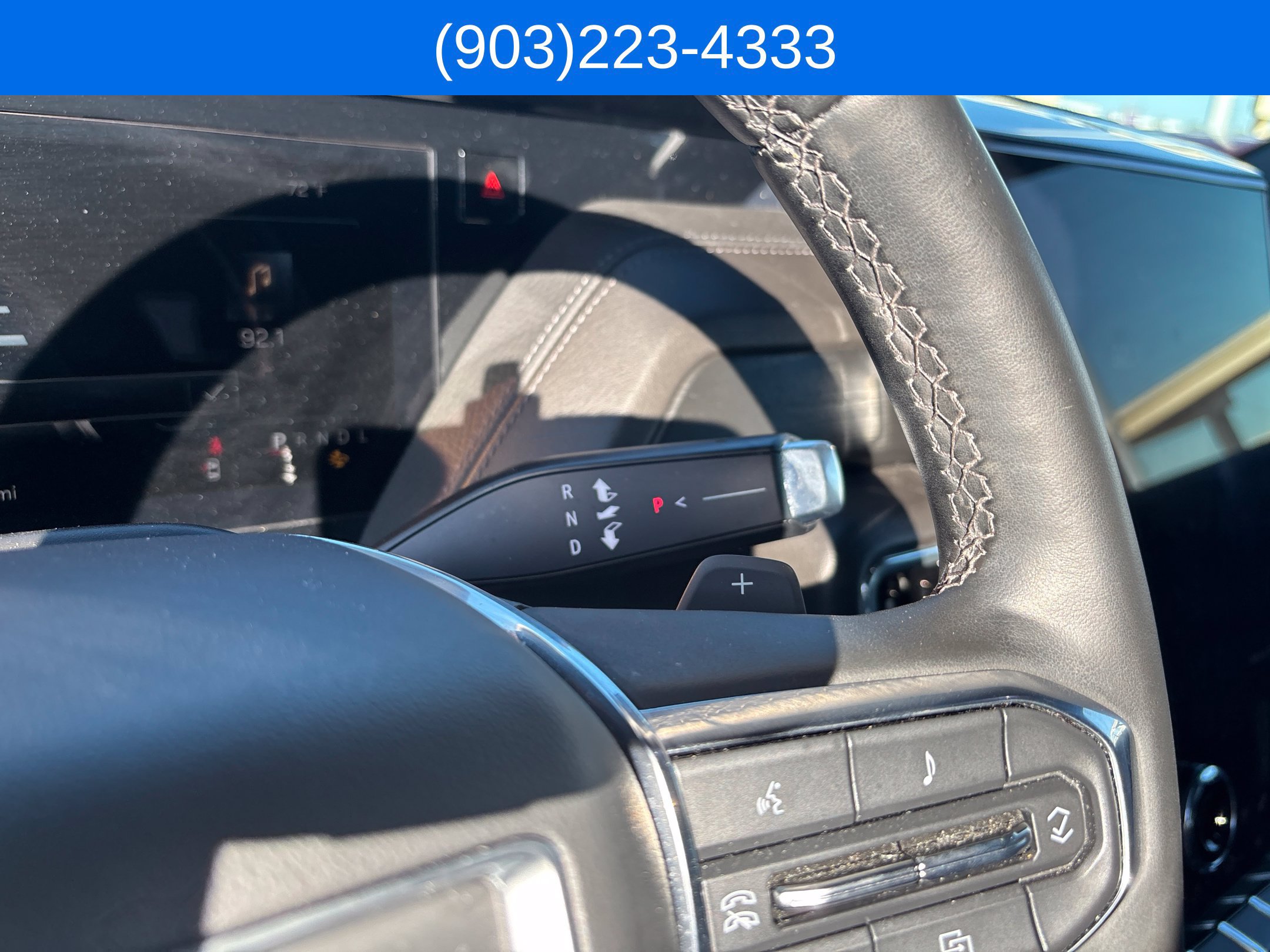 Used 2025 GMC Yukon Denali AWD/4WD image 34