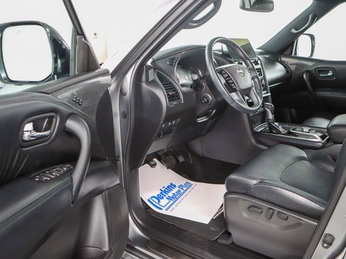 Used 2024 Nissan Armada SL w/ Midnight Edition Package image 3