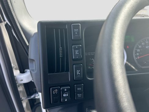 Used 2023 Chevrolet Low Cab Forward 5500XD RWD image 10