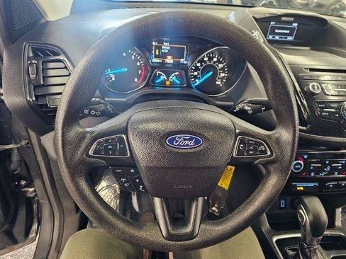 Used 2018 Ford Escape SE w/ Ford Safe & Smart Package FWD image 14