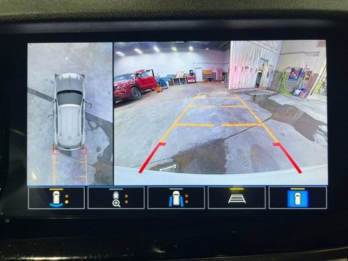 Used 2022 Buick Envision Avenir w/ Technology Package II AWD/4WD image 24
