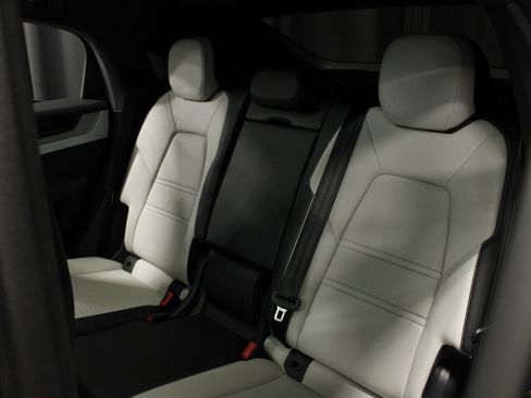New 2026 Porsche Cayenne Coupe AWD/4WD image 24