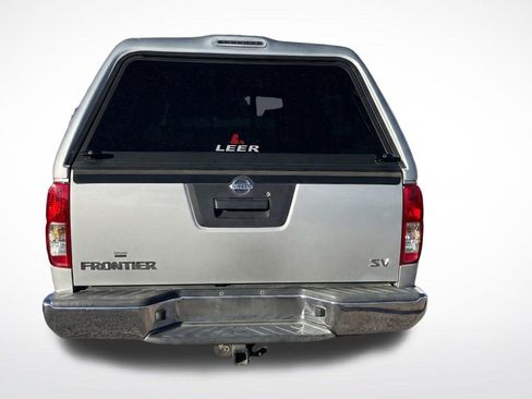 Used 2017 Nissan Frontier SV image 10