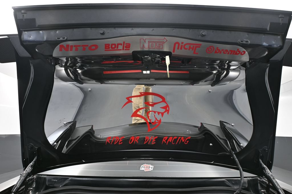 Used 2016 Dodge Challenger SRT Hellcat RWD image 38