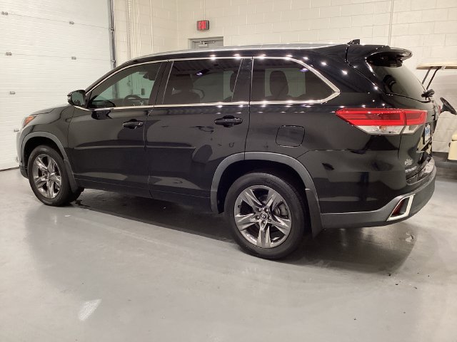 Used 2018 Toyota Highlander Limited Platinum AWD/4WD image 4