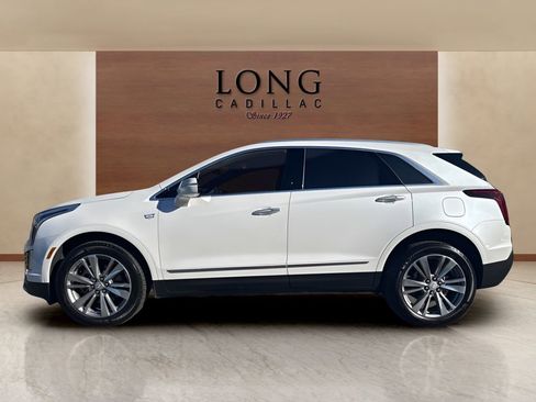Certified 2025 Cadillac XT5 Premium Luxury image 2