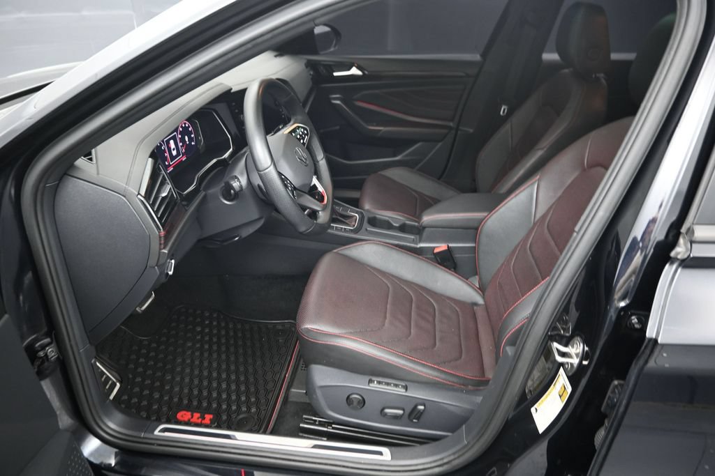 Used 2024 Volkswagen Jetta GLI Autobahn FWD image 9
