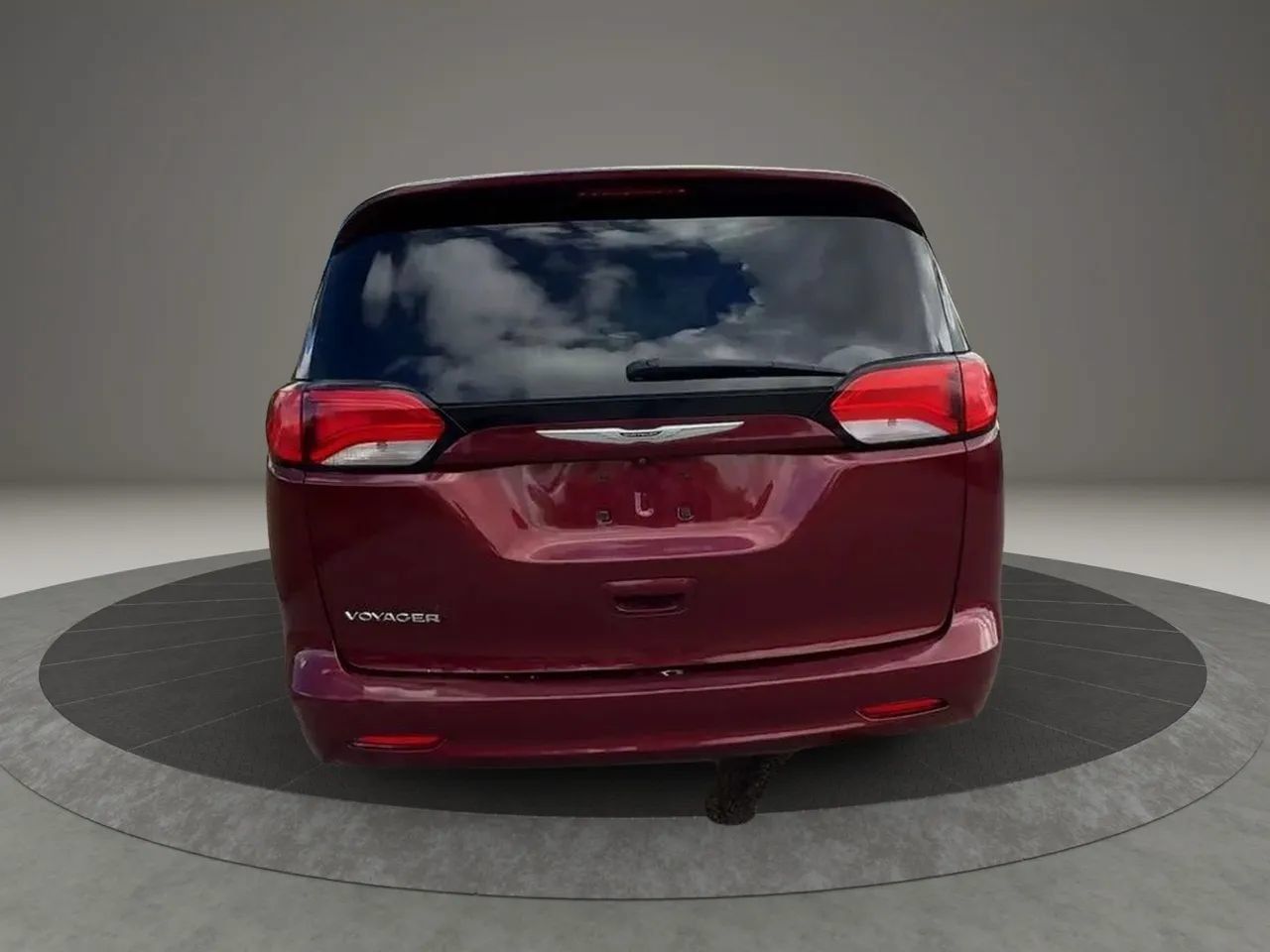 Used 2021 Chrysler Voyager LX FWD image 5