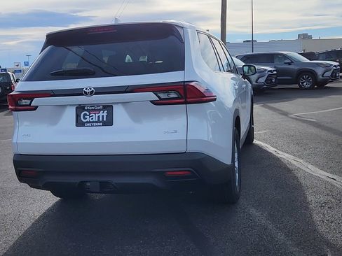 New 2026 Toyota Grand Highlander XLE image 3