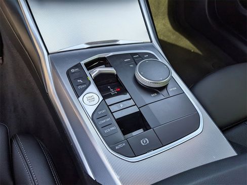 Used 2023 BMW 230i Coupe w/ Premium Package image 26