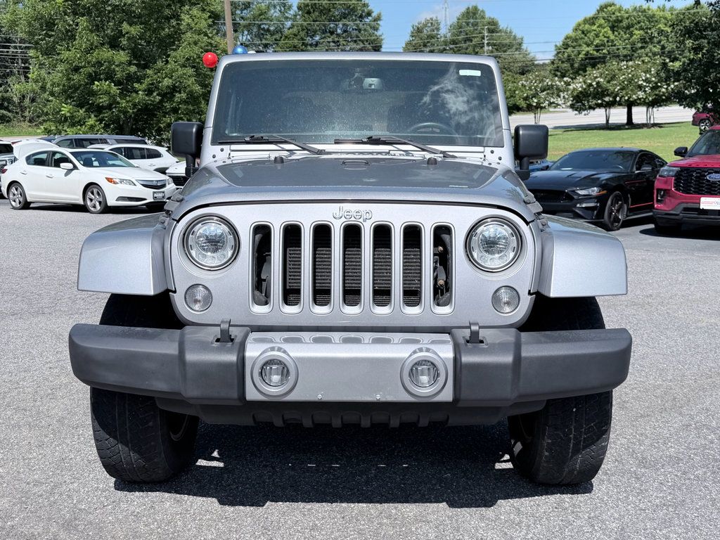 Used 2018 Jeep Wrangler Sahara w/ Dual Top Group AWD/4WD image 3