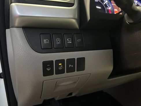 Used 2018 Toyota Highlander AWD V6 image 21