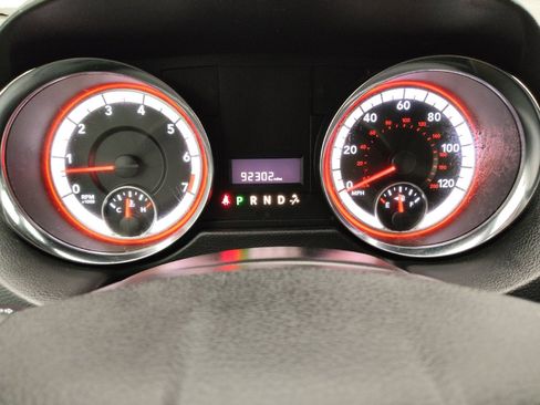 Used 2019 Dodge Grand Caravan SXT FWD image 23