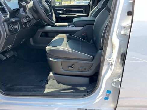 New 2025 RAM 2500 Laramie AWD/4WD image 7