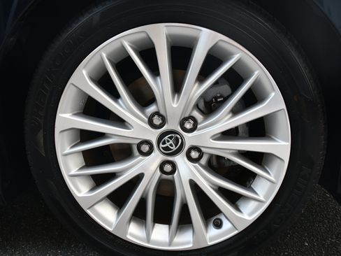 Certified 2019 Toyota Camry XLE image 20