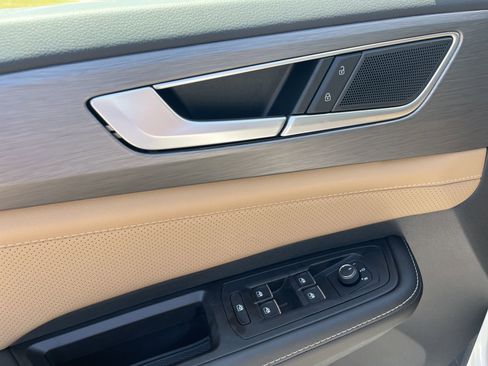 New 2026 Volkswagen Atlas Cross Sport SE FWD image 7