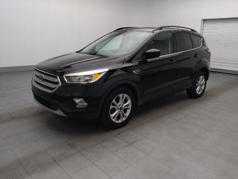 Used 2018 Ford Escape SE FWD image 2