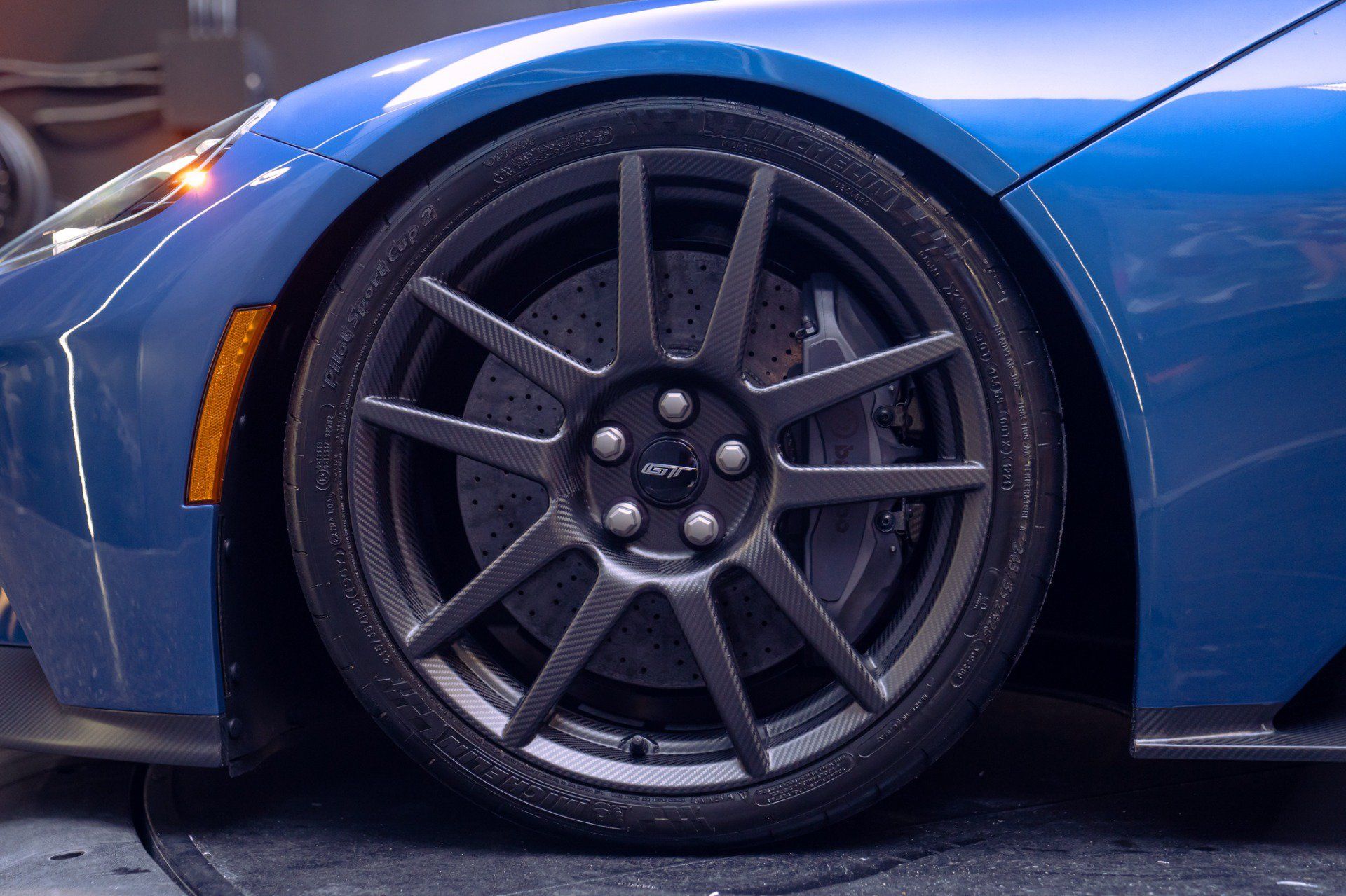 Used 2021 Ford GT RWD image 17