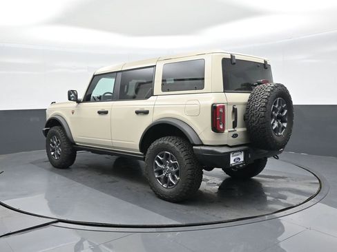 New 2025 Ford Bronco Badlands image 4